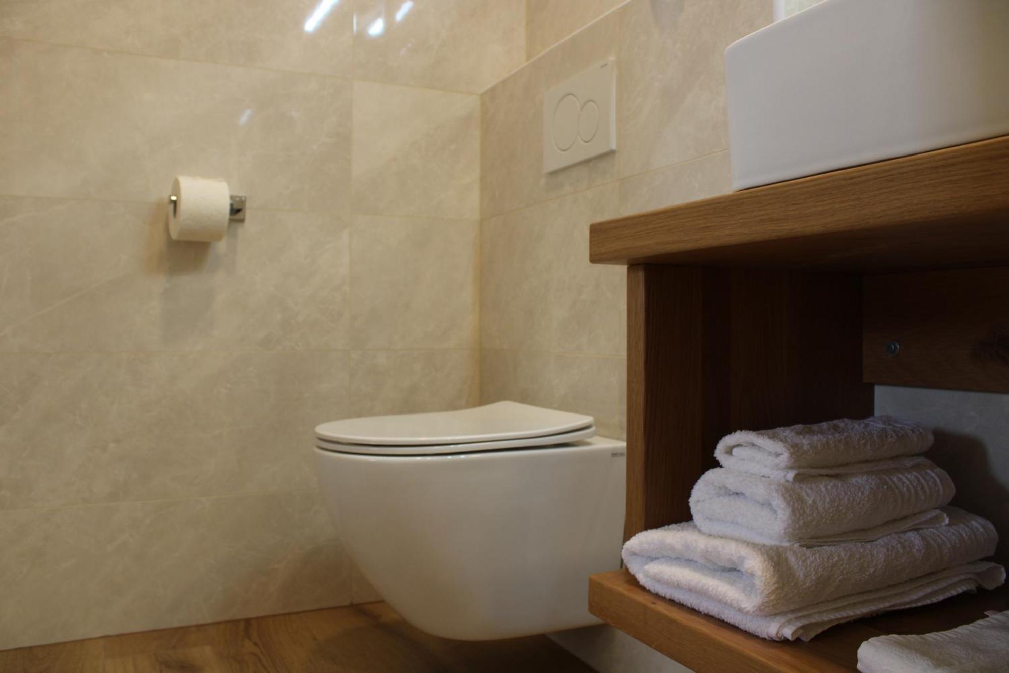 G House Hotel Dutovlje Екстериор снимка
