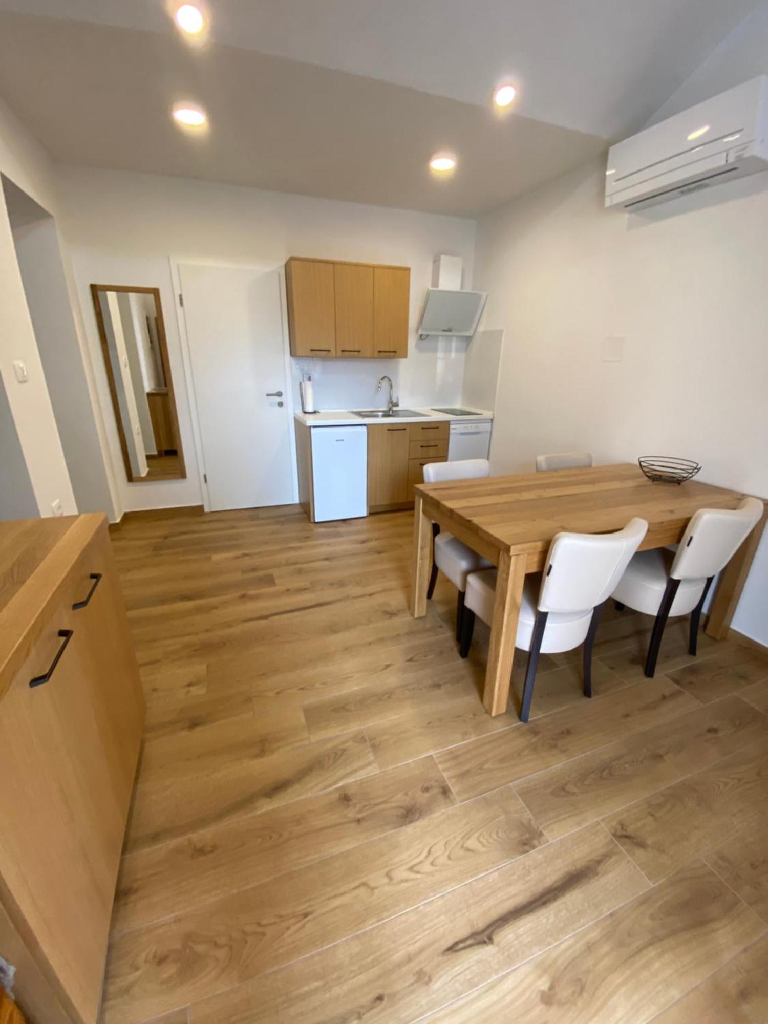 G House Hotel Dutovlje Екстериор снимка
