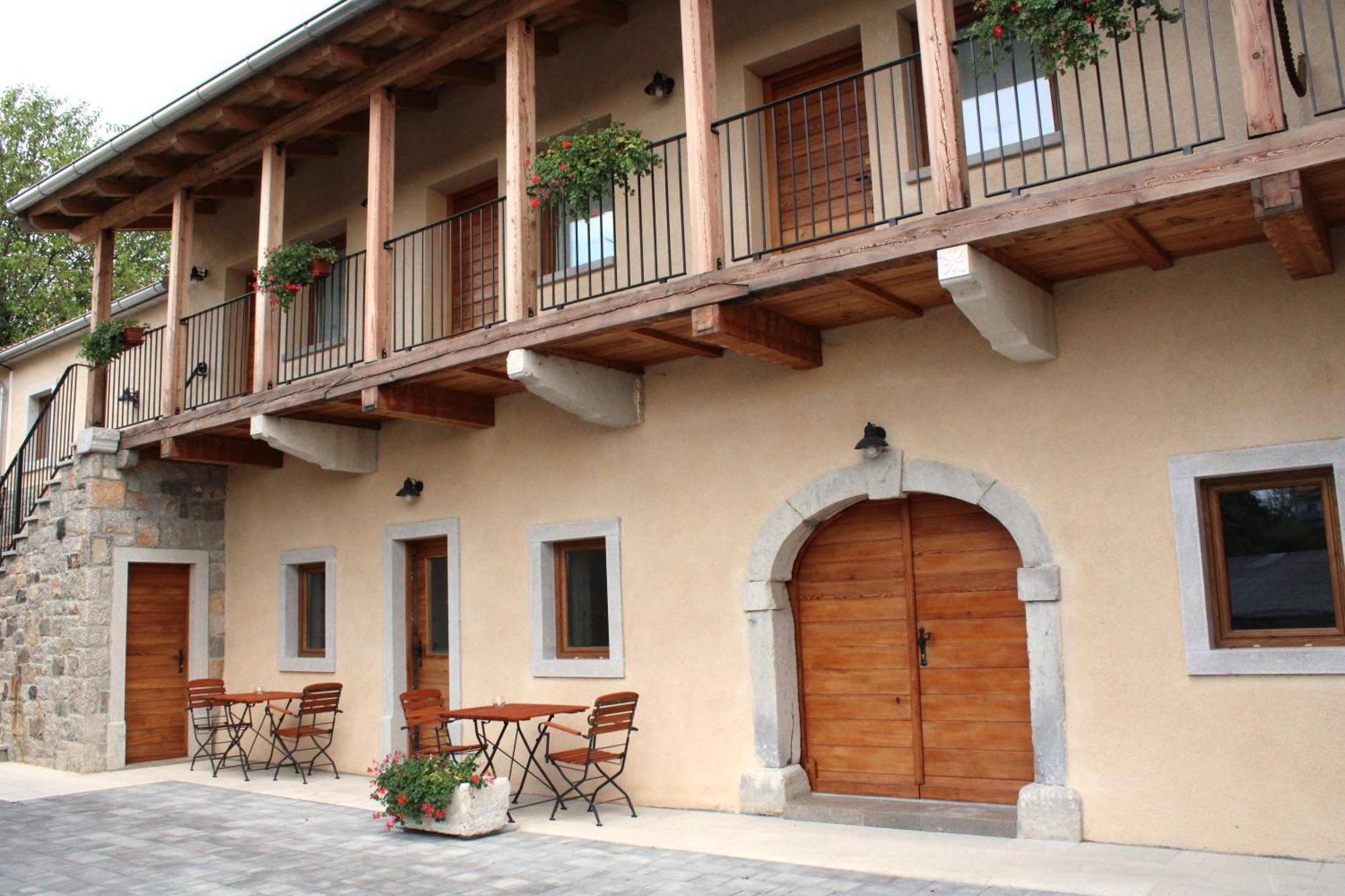 G House Hotel Dutovlje Екстериор снимка
